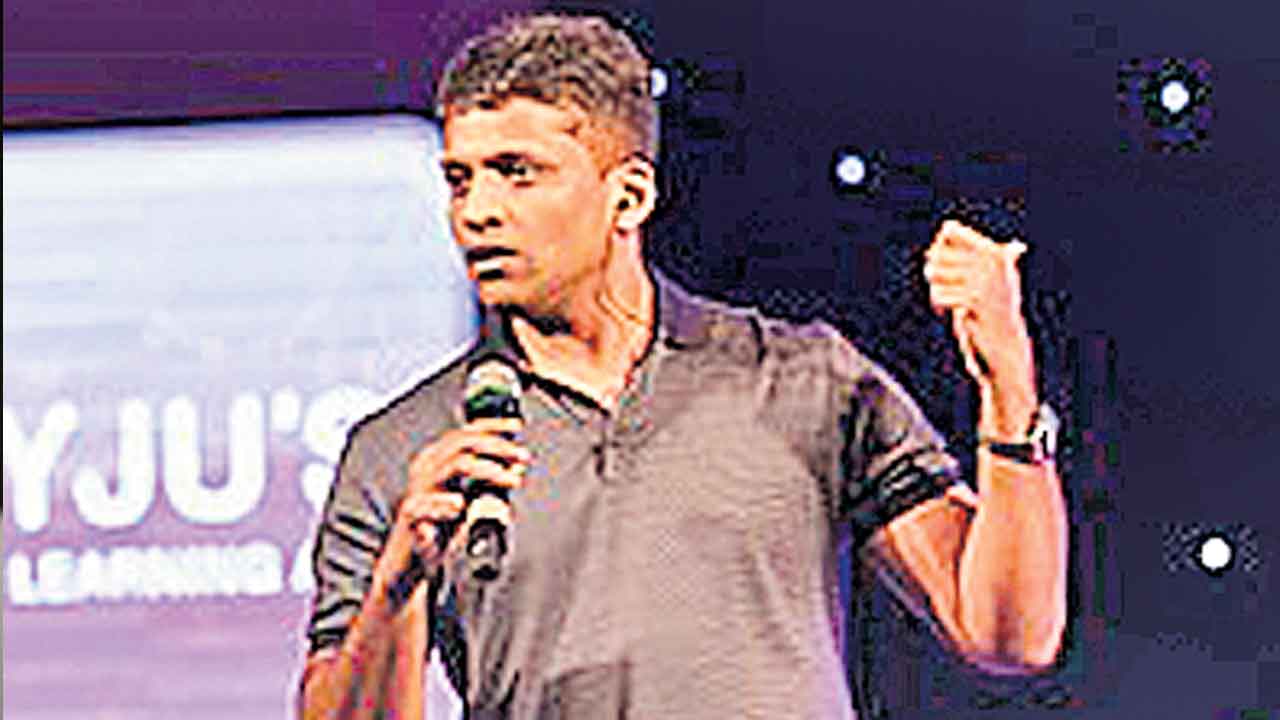 బైజూస్‌ సీఈవోపై లుకౌట్‌ నోటీసులు