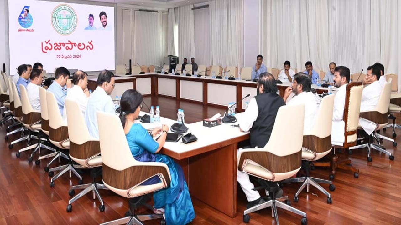 CM Revanth Reddy | గృహజ్యోతి, రూ.500 సిలిండర్‌ పథకాలకు సన్నాహాలు చేయండి.. అధికారులకు సీఎం ఆదేశం