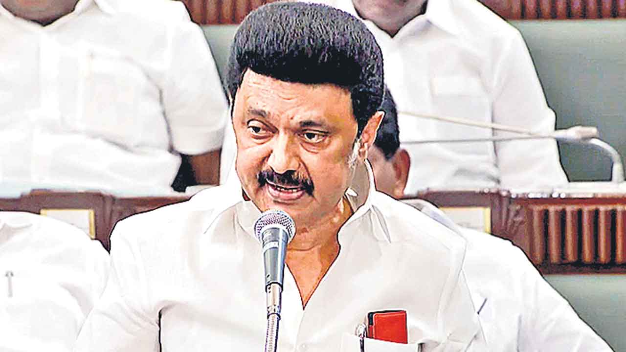 దక్షిణాది మెడపై కత్తి