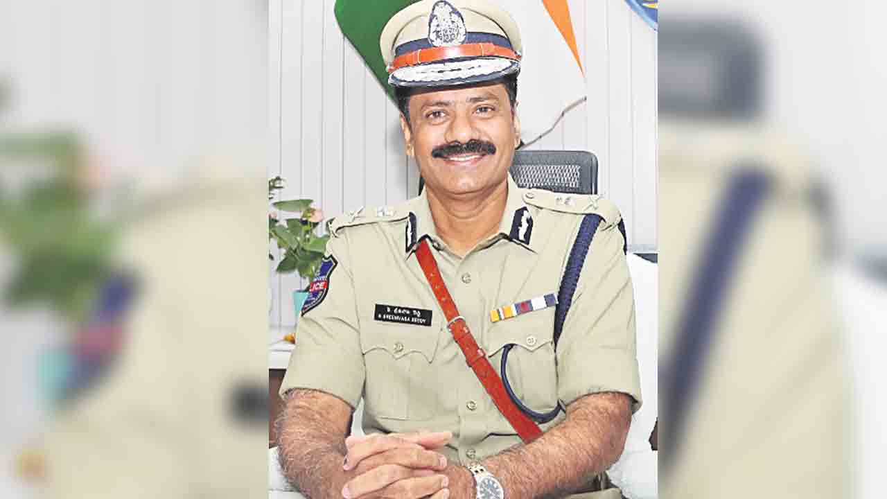 సత్ప్రవర్తనతో ఉండాలని..