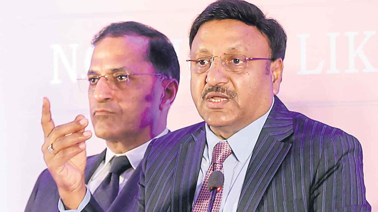 EC | అదే జిల్లాలో పోస్టింగ్‌ ఇవ్వొద్దు.. ప్రభుత్వ నిబంధనల లొసుగుల సర్దుబాటుపై రాష్ర్టాలకు ఈసీ ఆదేశం