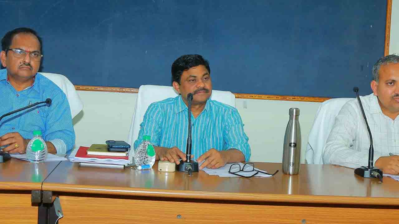 బహిరంగ మారెట్లో రేషన్ బియ్యం విక్రయిస్తే కఠిన చర్యలు