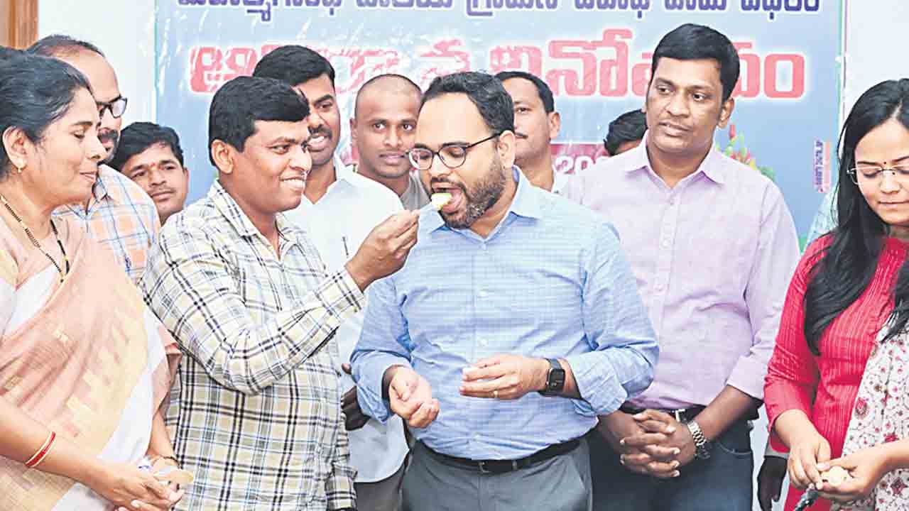 ప్రతి కుటుంబానికీ వంద రోజులు పని కల్పించాలి