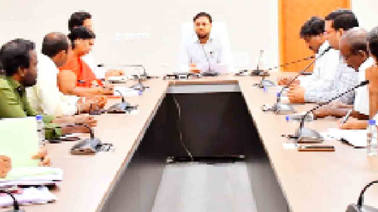 పార్లమెంట్ ఎన్నికలకు ముందస్తు చర్యలు