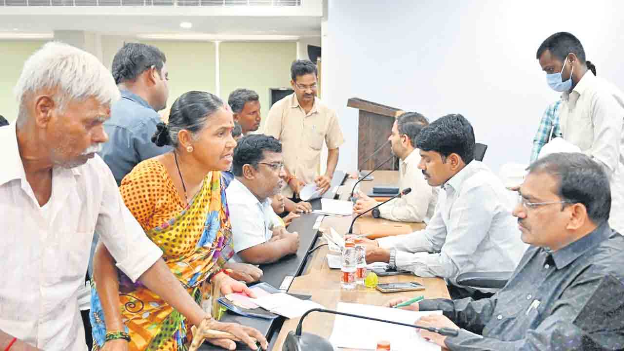 సీఎం పర్యటనకు అధికారులు అందుబాటులో ఉండాలి