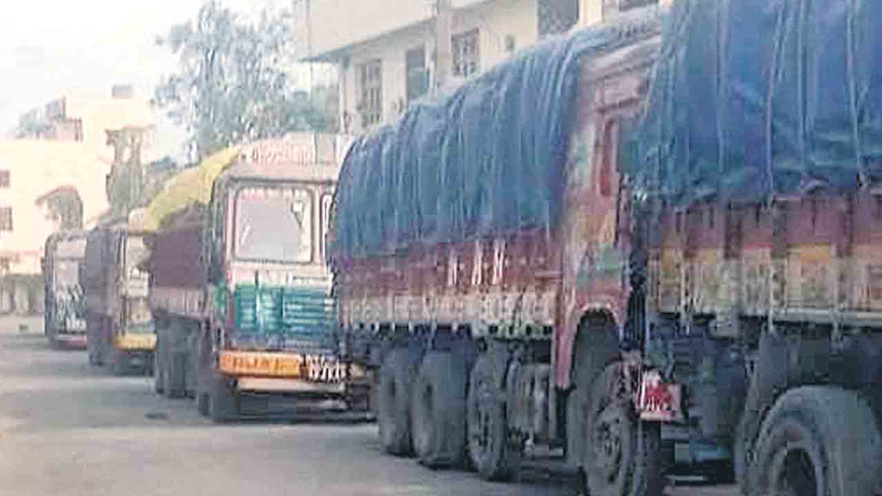 వేళకే పంపినా.. వెనక్కి..