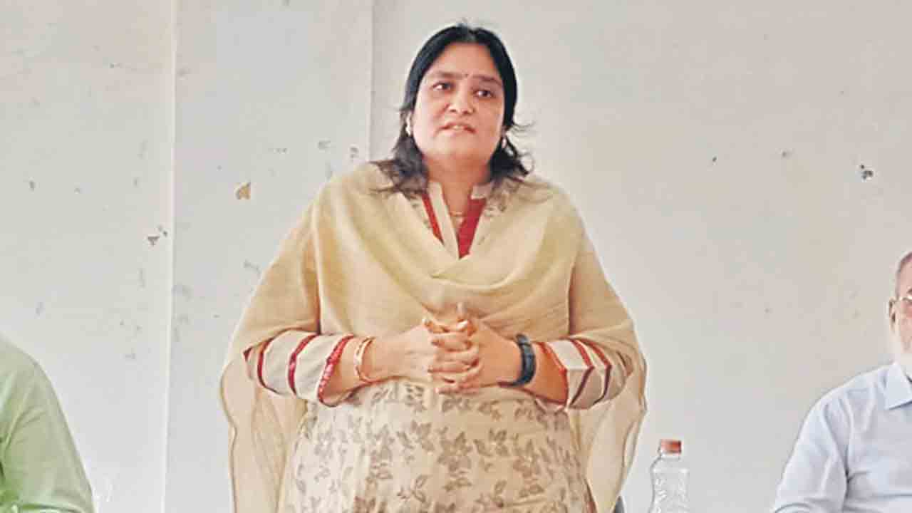 విద్యార్థులను పరీక్షలకు సంసిద్ధం చేయాలి