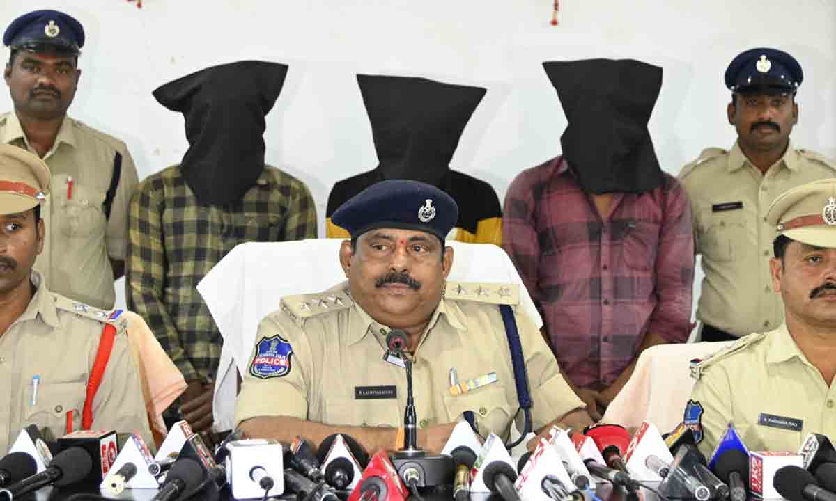 భార్యతో సన్నిహితంగా ఉంటున్నాడనే హత్య