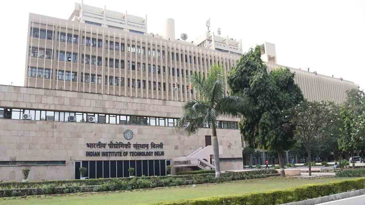 IIT Delhi Student Suicide | ఐఐటీ ఢిల్లీ విద్యార్థి ఆత్మహత్య.. మానసిక చికిత్స పొందుతున్నట్లు   పోలీసులు వెల్లడి