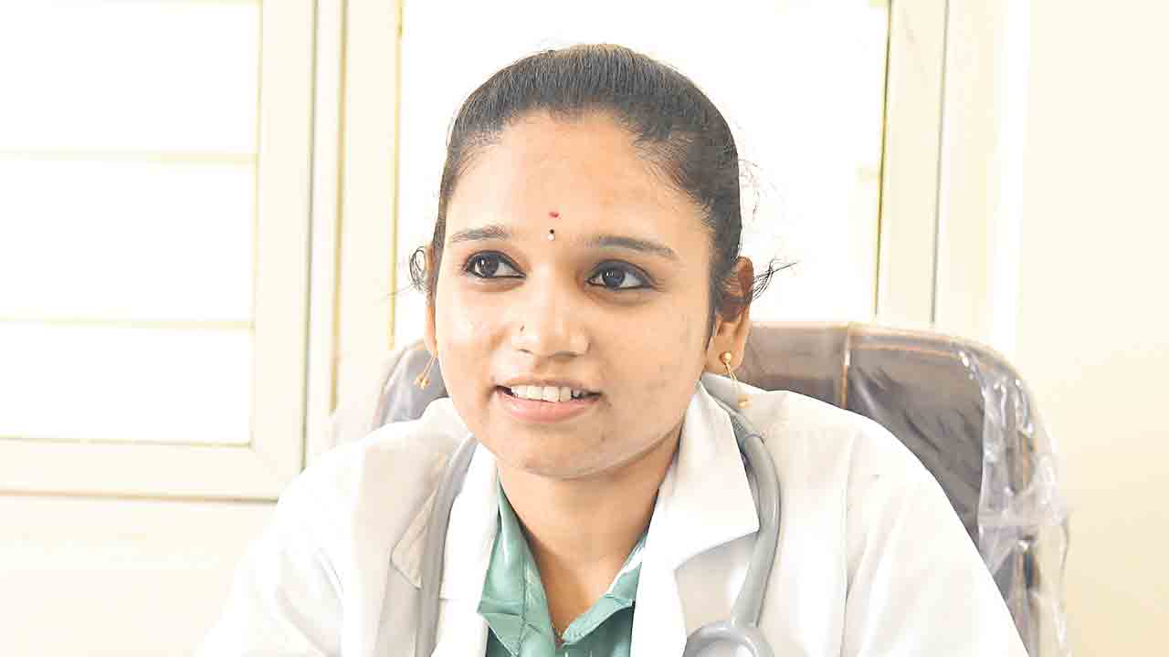 కేసీఆర్‌ దీవెనతోనే నేను డాక్టర్‌ అయ్యా