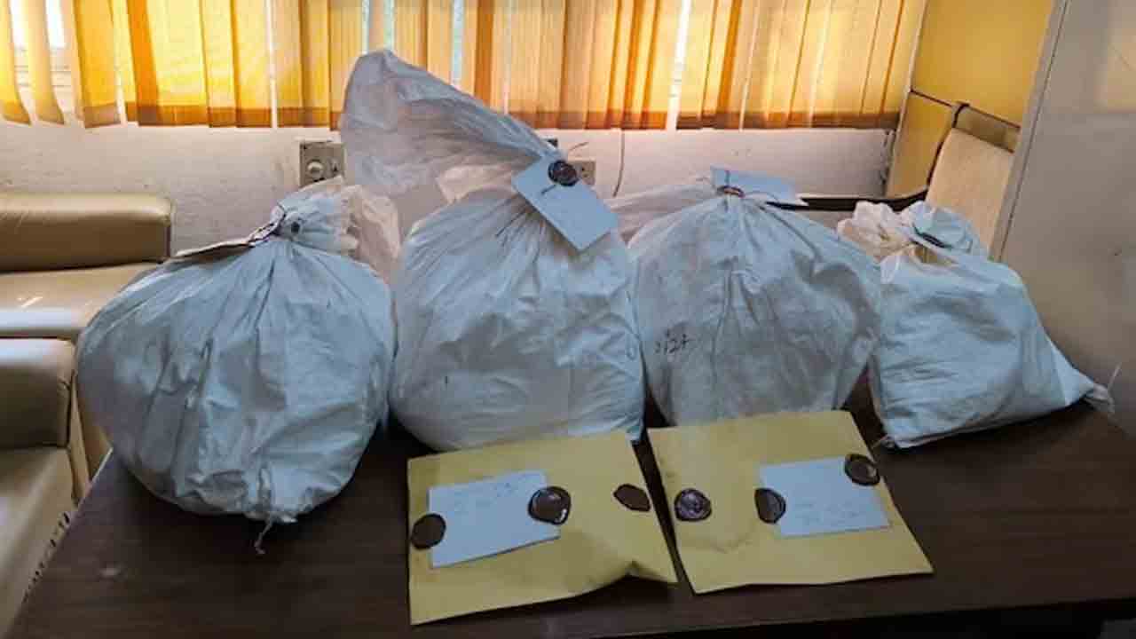 Drug Racket | భారీ డ్రగ్స్‌ రాకెట్‌ గుట్టురట్టు.. పరారీలో సినీ నిర్మాత