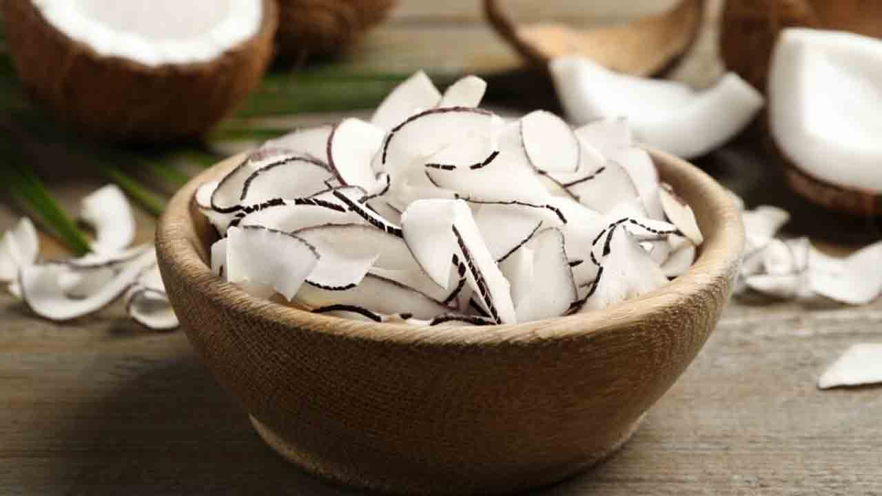 Dry Coconut | ఎండు కొబ్బరి తింటే ఎన్ని లాభాలో.. మరి మీరూ ట్రై చేయండి