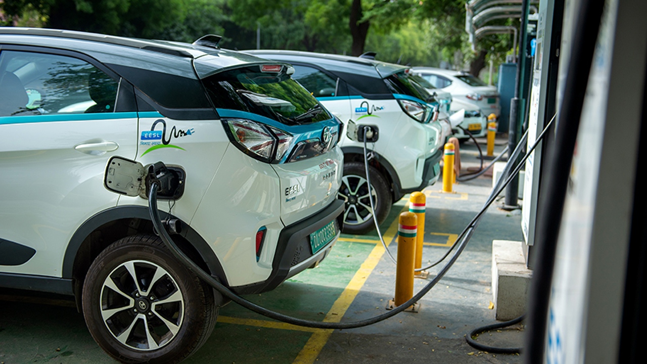 Budget 2024 | ఎలక్ట్రిక్‌ వాహనాలను ప్రోత్సహించేందుకు ప్రయత్నాలు : నిర్మలా సీతారామన్‌