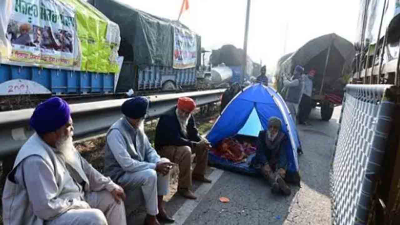 farmers protest | నిరసనలో పాల్గొన్న వృద్ధ రైతు గుండెపోటుతో మృతి