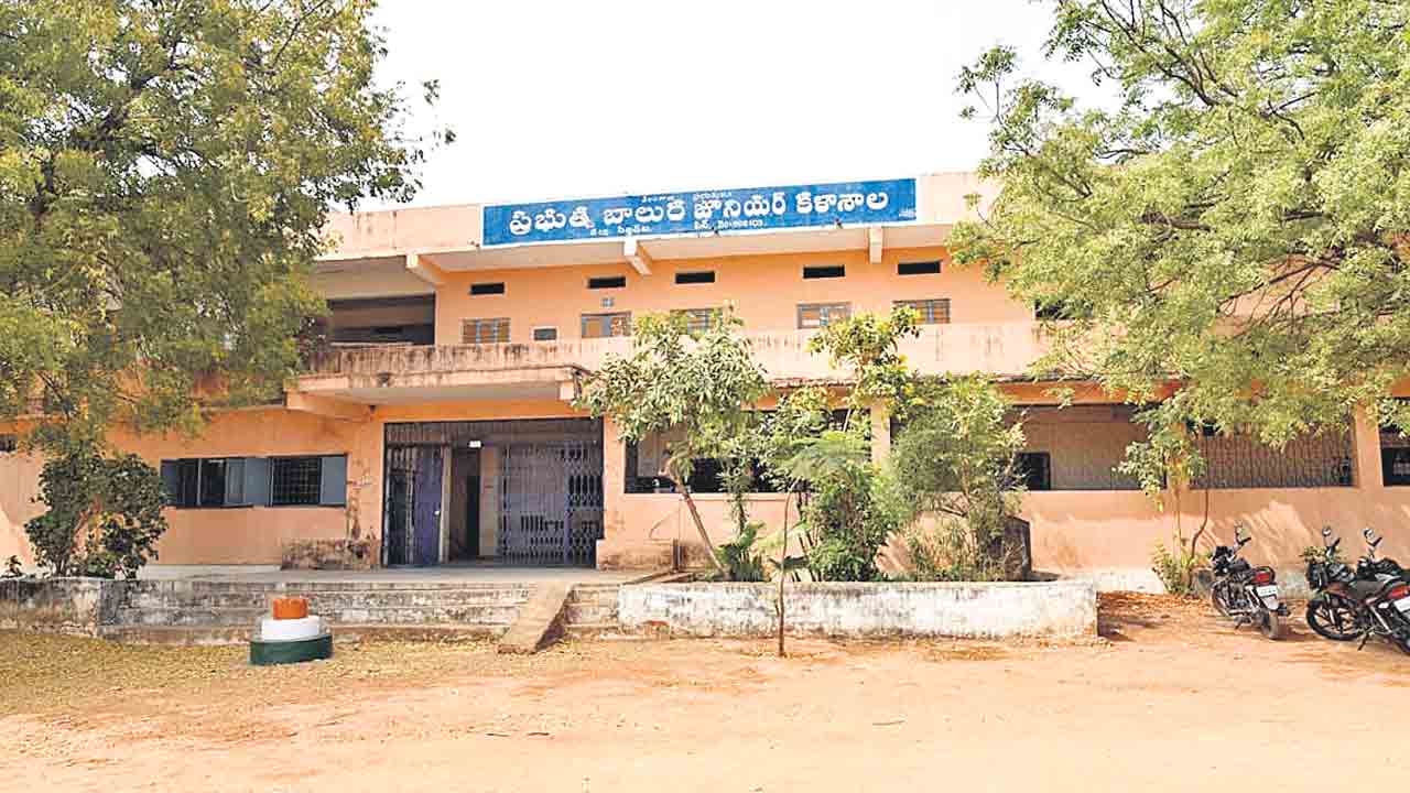 ఇంటర్‌ పరీక్షలకు సర్వం సిద్ధం