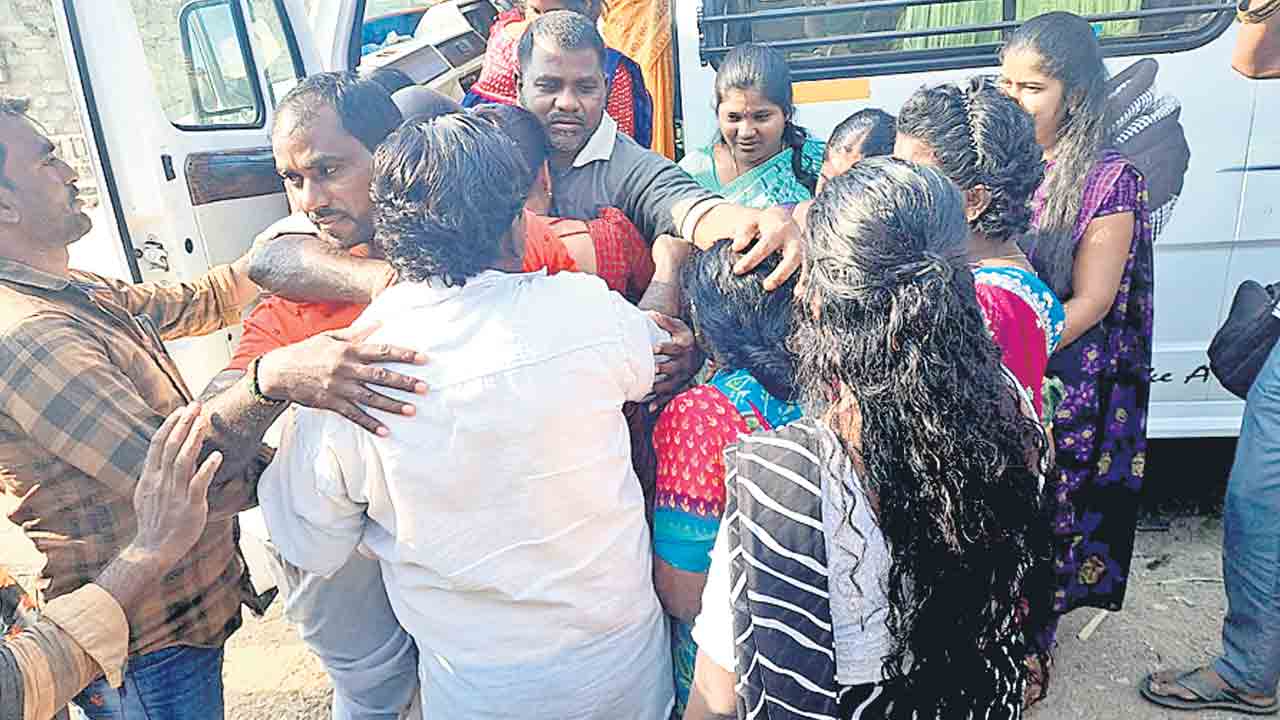 రెండు దశాబ్దాల తర్వాత ఇంటికి..