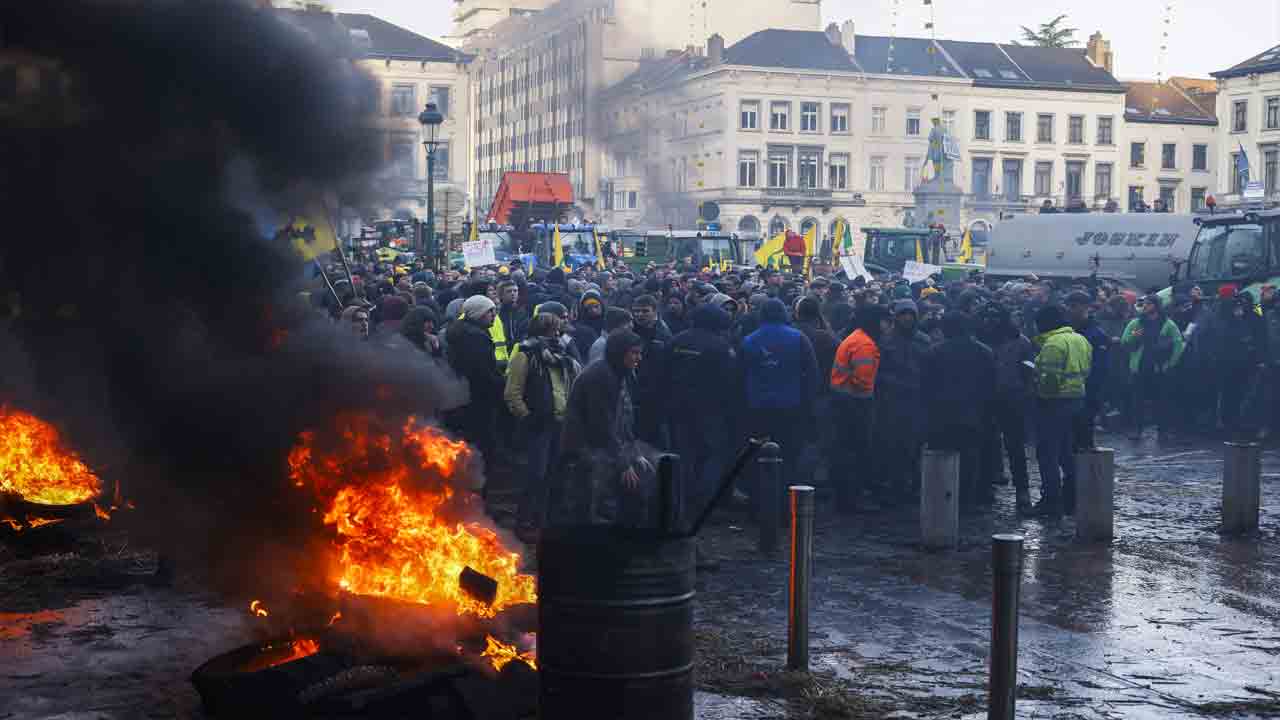 ఈయూలో రైతుల ఆగ్రహ జ్వాల