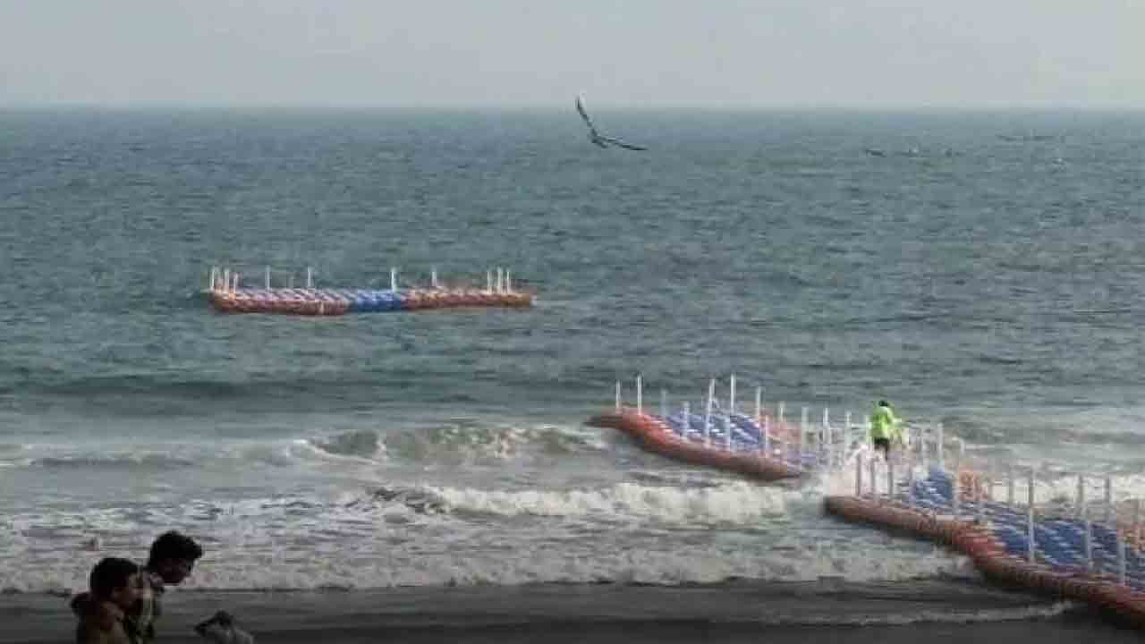 Floating bridge | ప్రారంభించిన 24 గంటల్లోనే కొట్టుకుపోయిన విశాఖ ఫ్లోటింగ్‌ బ్రిడ్జ్‌