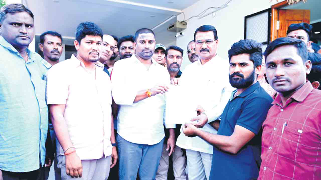 ప్రతి కార్యకర్తకూ అండగా బీఆర్‌ఎస్‌