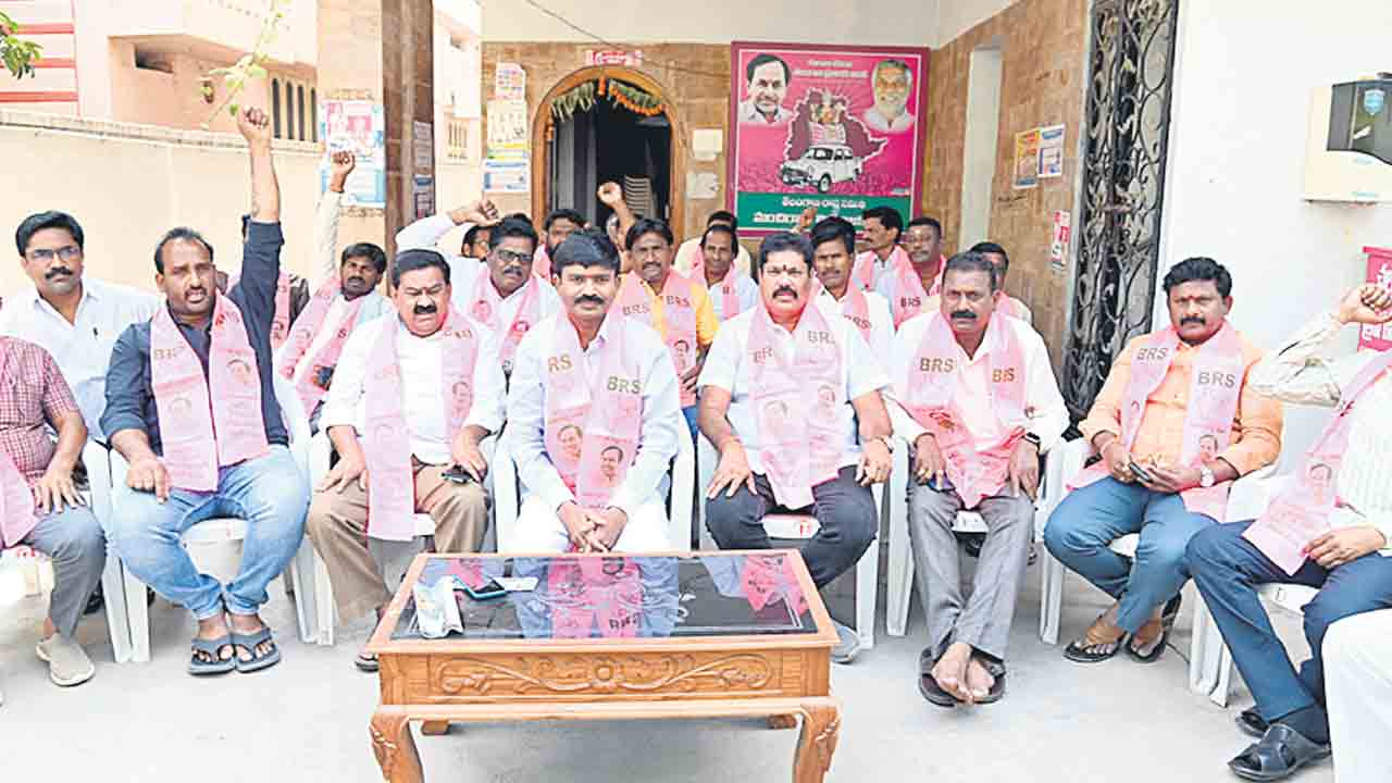 అహంకారంతో మాట్లాడడం సరికాదు