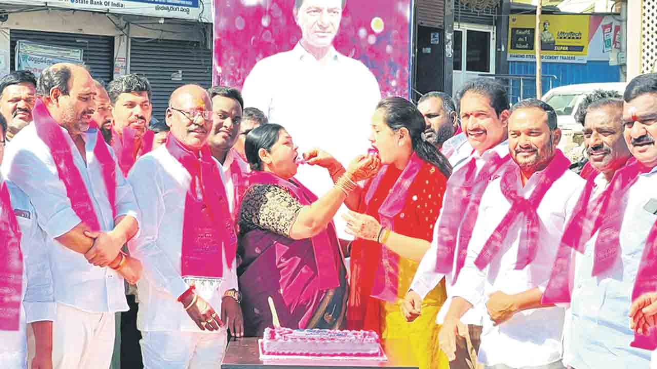 బంగారు తెలంగాణ రూపకర్త కేసీఆర్‌