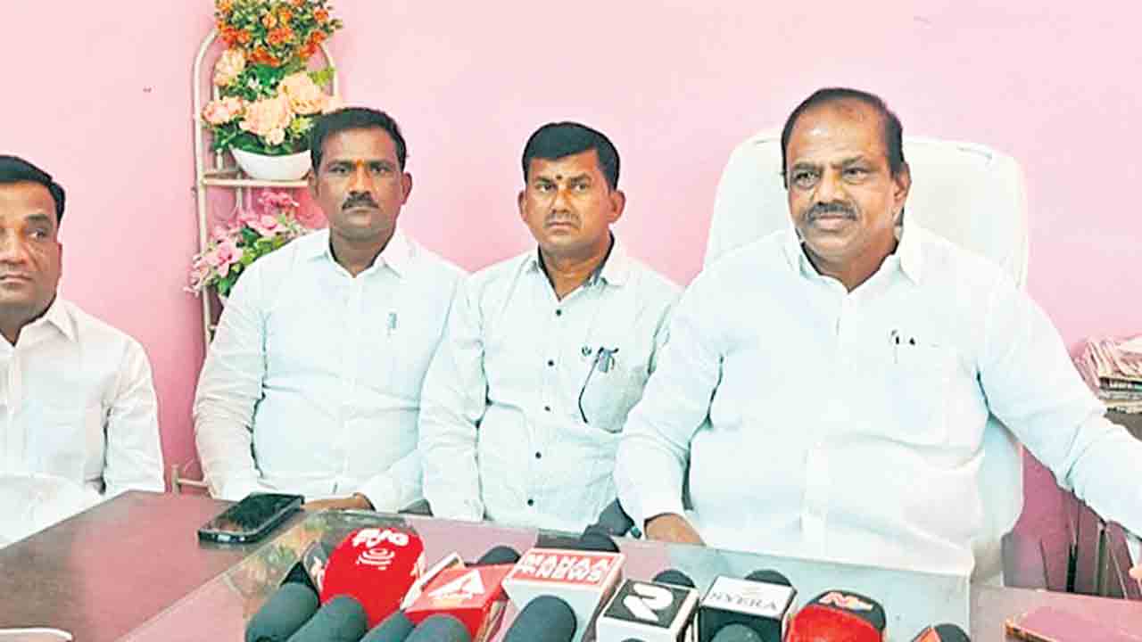 కాంగ్రెస్‌కు చిత్తశుద్ధి ఉంటే అభివృద్ధి పనులు పూర్తి చేయాలి