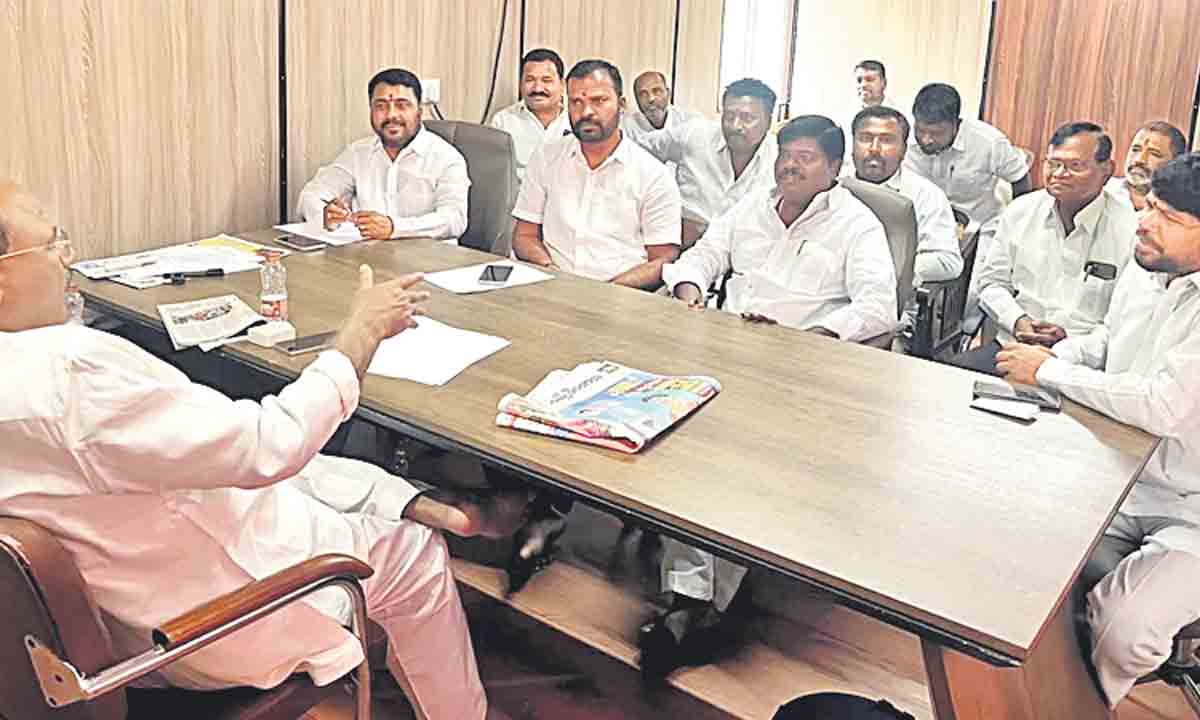 తెలంగాణ ప్రయోజనాలు..ఢిల్లీకి తాకట్టు