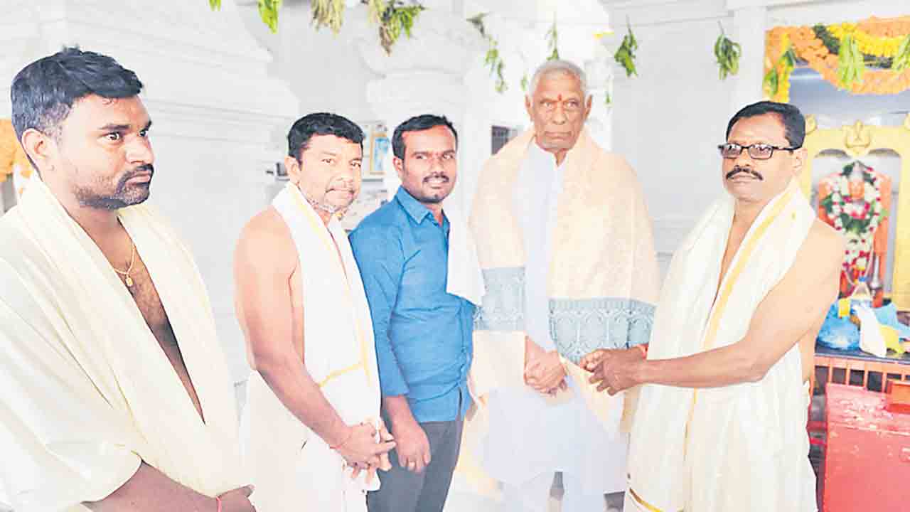 కనుల పండువగా ప్రతిష్ఠాపన వేడుక