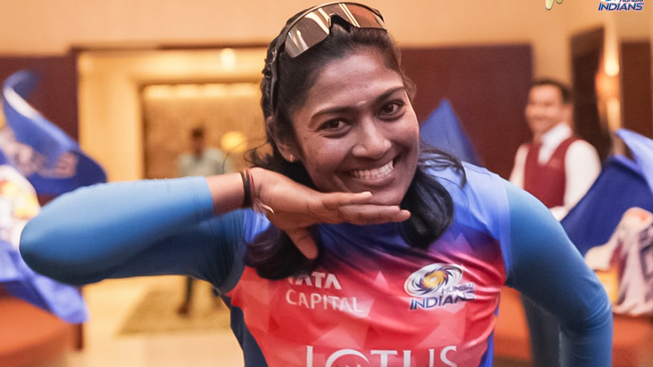 Sajana Sajeevan  | కేరళ వరదల్లో ఇల్లు మునిగింది.. కానీ ముంబైని సిక్సర్‌తో గెలిపించింది.. ఎవరీ సజన సాజీవన్‌?