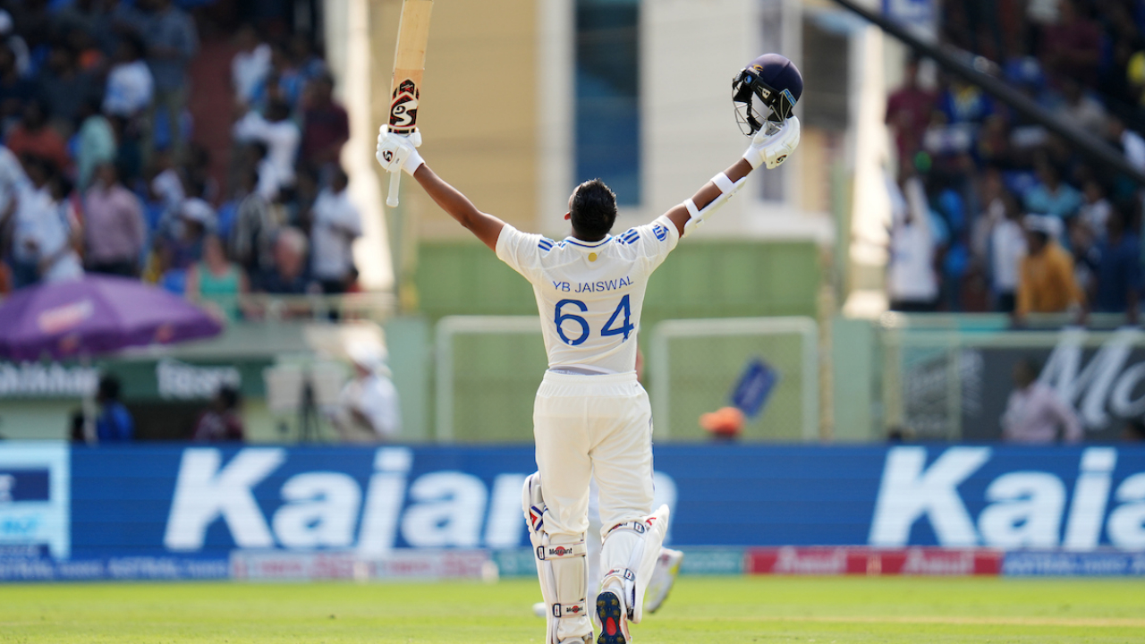 IND vs ENG 2nd Test: స్వదేశంలో తొలి సెంచరీ.. దిగ్గజాల సరసన యశస్వీ..