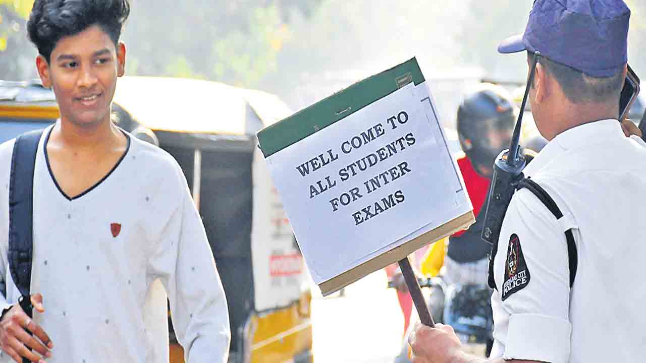 Students | సమస్య పంచుకో పరిష్కారం తెలుసుకో.. విద్యార్థుల్లో ఆత్మైస్థెర్యం పెంపొందించేందుకు సైకాలజిస్టుల సేవలు