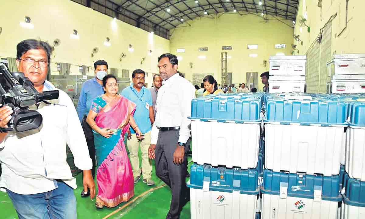 ఈవీఎంలు సిద్ధం చేయండి