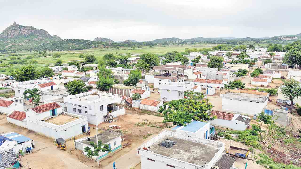 559 జీపీలకు 252 మంది..