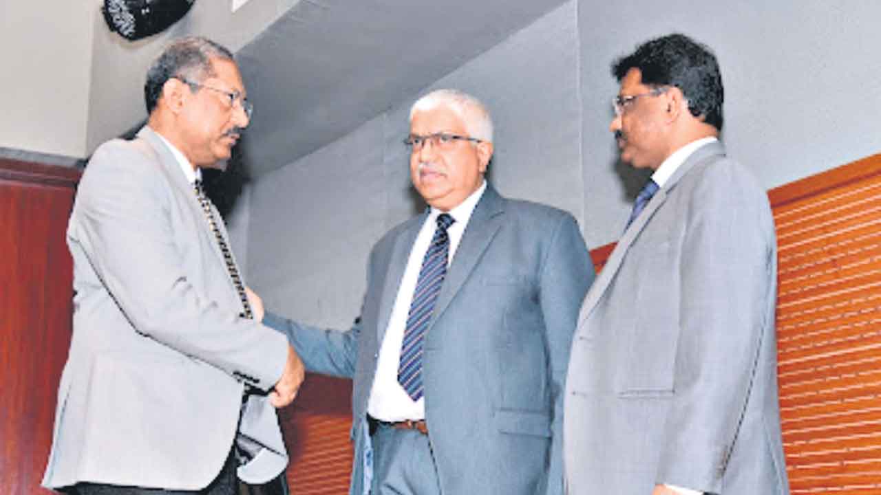 సైబర్‌ నేరాలను సమర్థంగా అడ్డుకోవాలి