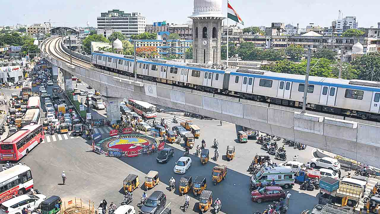 Oldcity Metro | పాతబస్తీ మెట్రో పట్టాలెక్కేదెప్పుడో.. డీపీఆర్‌, నిర్మాణ అనుమతులున్నా ముందుకు కదలని ప్రాజెక్టు పనులు