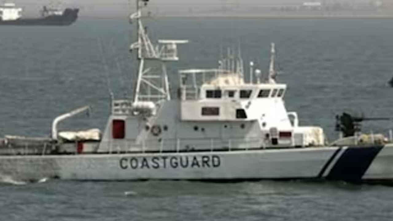 మా చేపల పడవల్లోకి ఎందుకెక్కారు?