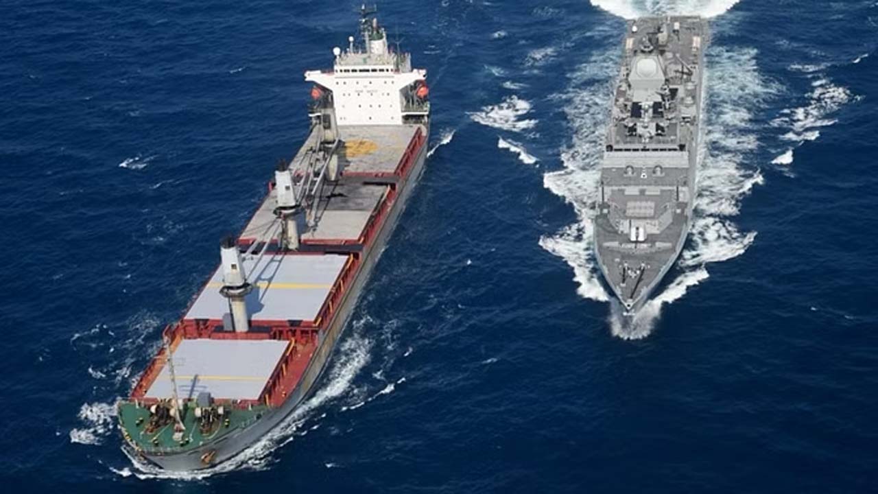 Indian Navy | వాణిజ్య నౌకపై డ్రోన్‌ దాడి.. రక్షించిన ఇండియన్‌ నేవీ..!