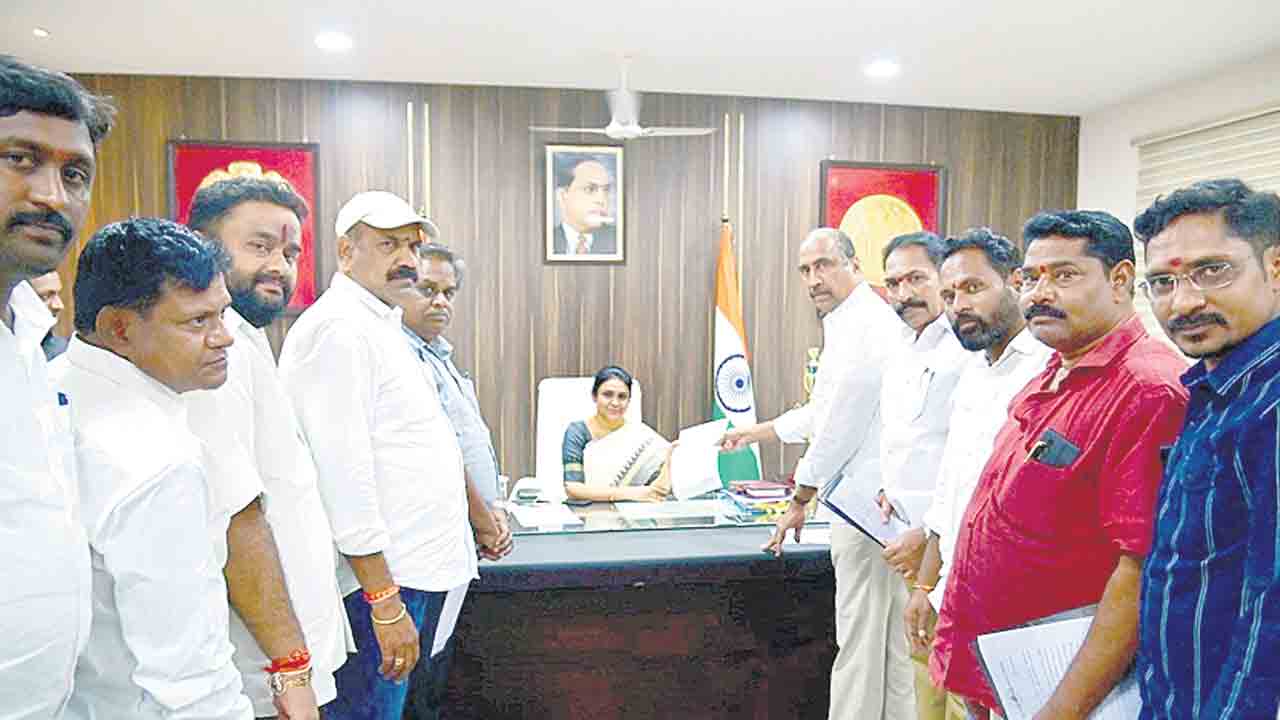 అధికారం కోసం దిగజారుతారా..?