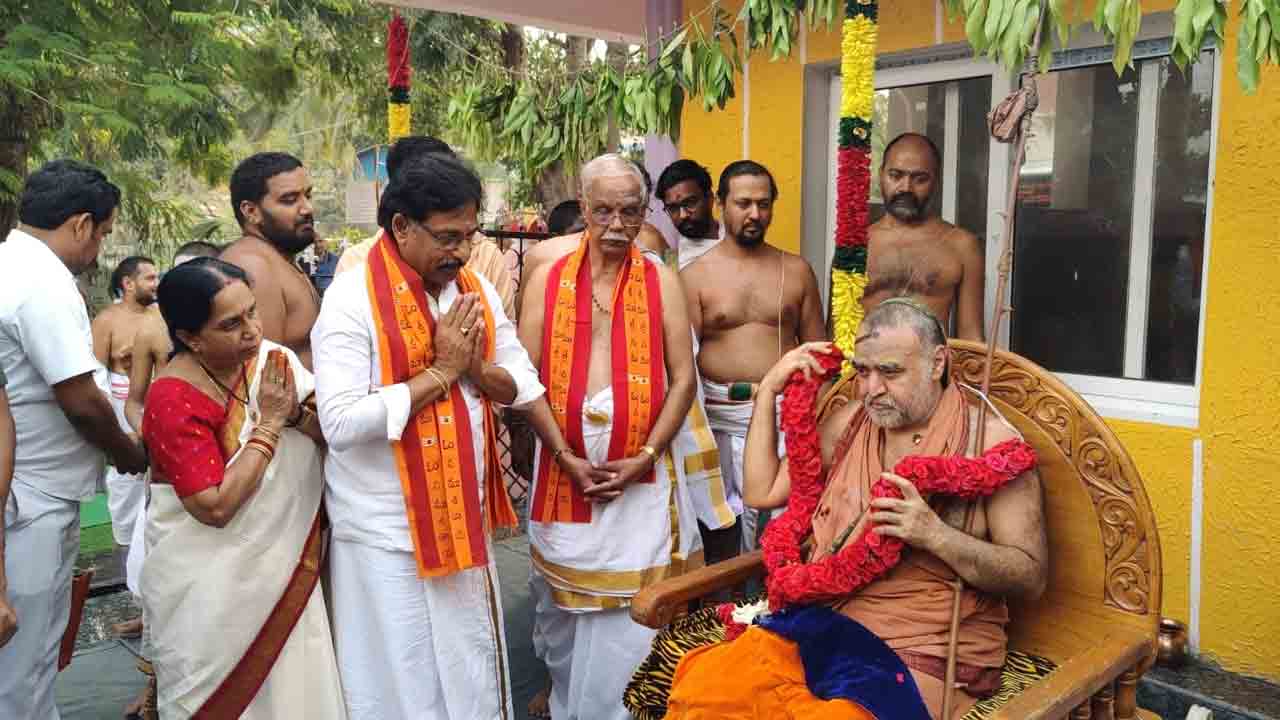 Srisailam | ఆది శంకరులకు ప్రీతికరమైన క్షేత్రం శ్రీశైలం.. స్వామి అమ్మ‌వార్ల‌కు కంచి పీఠాధిపతి ప్రత్యేక పూజలు..!