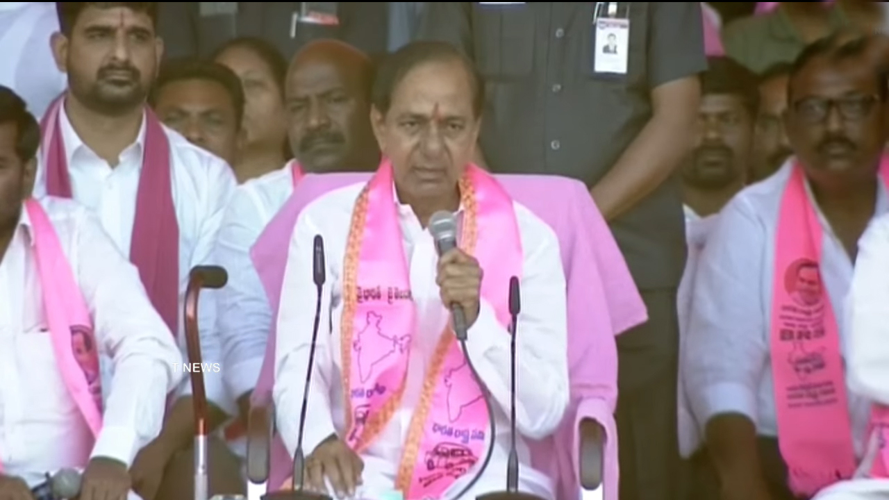 KCR | మీకేం కోపం వచ్చిందో.. ఏ భ్రమల పడ్డరో.. పాలిచ్చే బర్రెను అమ్మేసి దున్నపోతును తెచ్చుకున్నరు : కేసీఆర్‌