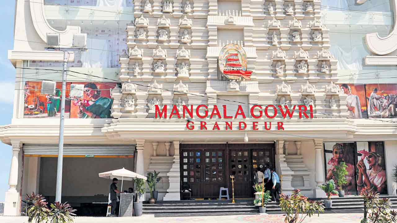 అచ్చమైన కాంచీపురం అద్భుతమైన పట్టువైభవం