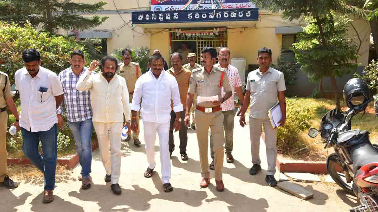 Karimnagar | కరీంనగర్లో పోలీస్‌ రాజ్యం.. బీఆర్‌ఎస్‌ నేతలే టార్గెట్‌గా అక్రమ అరెస్టులు