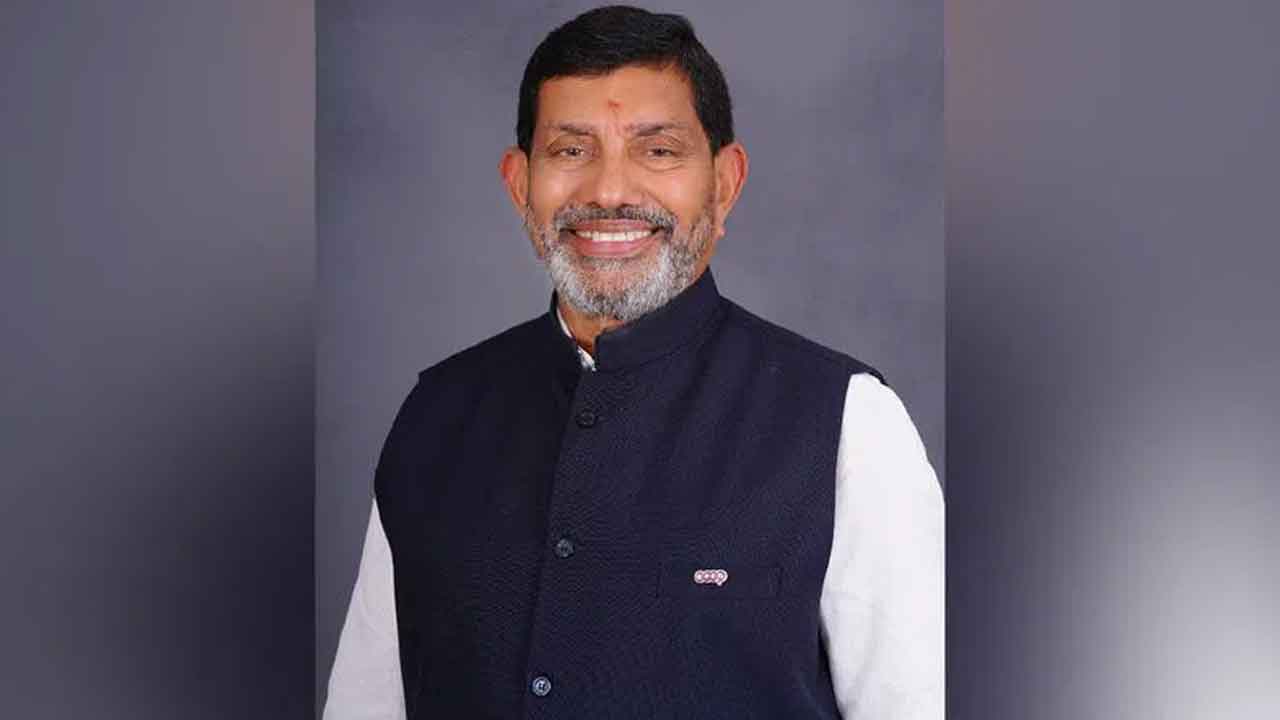 గవర్నింగ్‌ కౌన్సిల్‌ సభ్యుడిగా కొండూరి నామినేట్‌