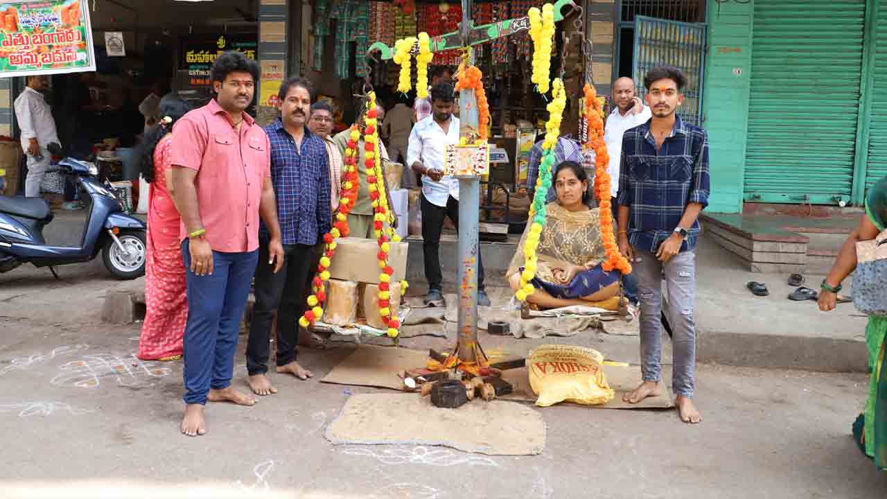 జనమంతా జాతరవైపే..