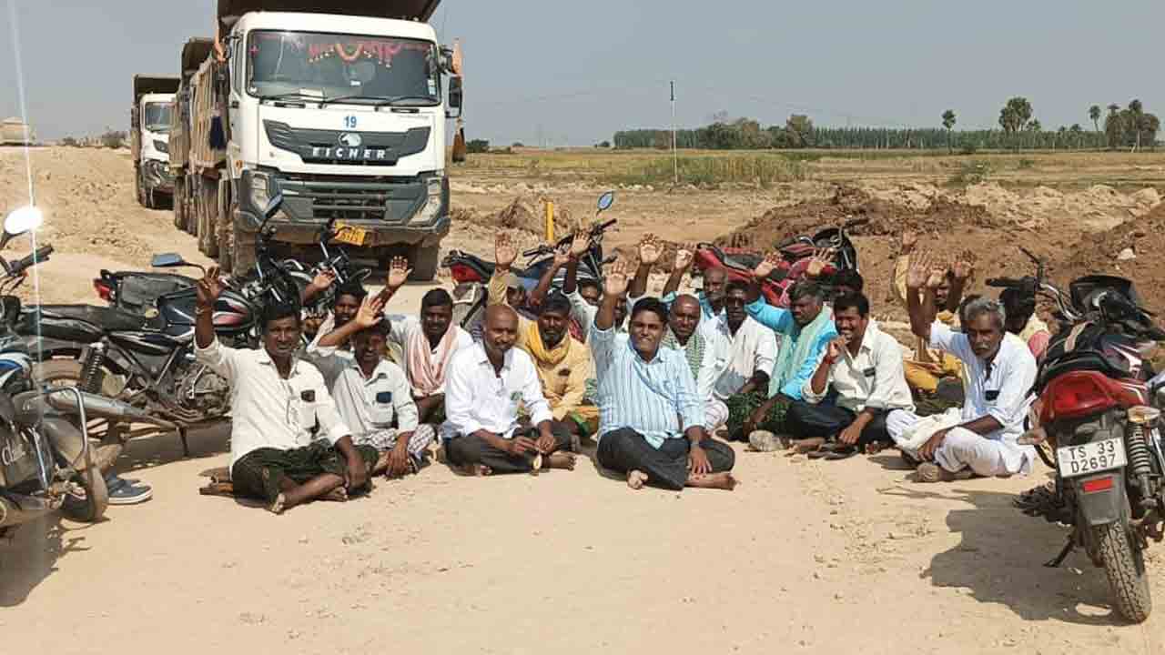 భూముల పరిహారం పెంచాలి