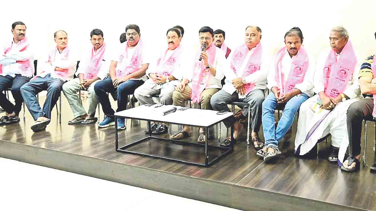 ఖమ్మం డీసీసీబీ డైరెక్టర్‌ శేఖర్‌ అరెస్ట్‌ను ఖండిస్తున్నాం..