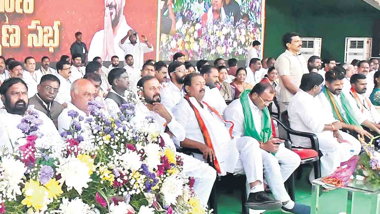 గడ్డం బ్రదర్స్ను పట్టించుకోలే..