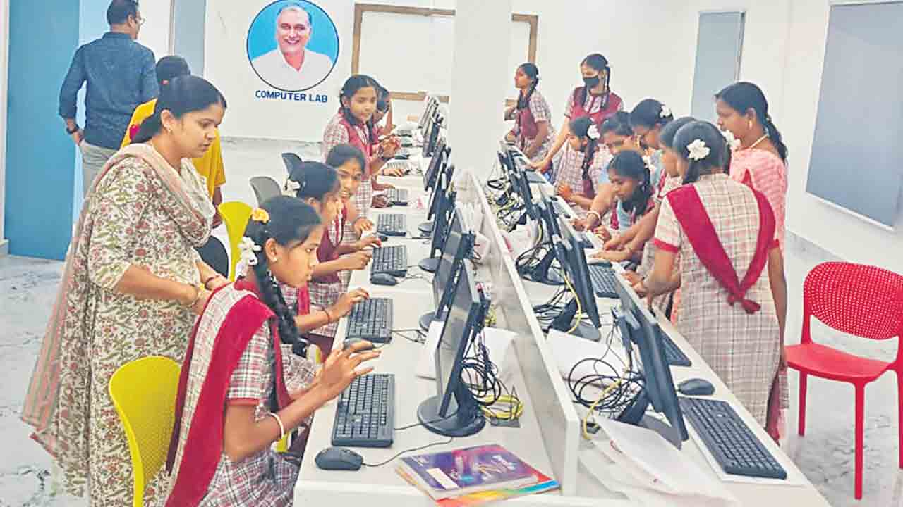 కంప్యూటర్‌ ల్యాబ్‌ సిద్ధం