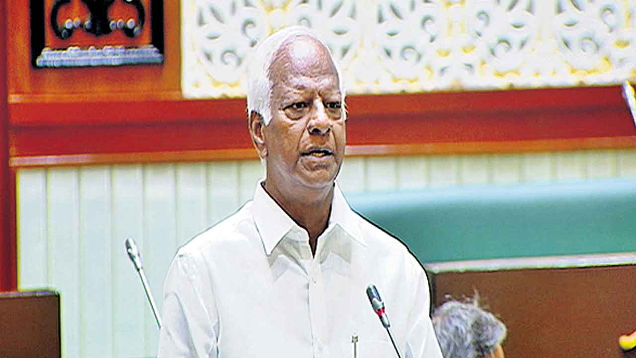 420 హామీలకు నిధులెట్లా తెస్తరు?