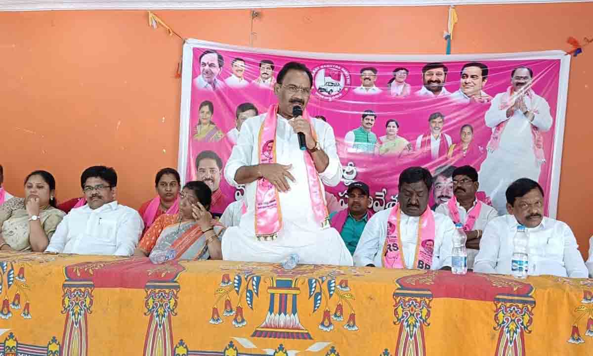 బీఆర్ఎస్తోనే ప్రజా హక్కుల రక్షణ